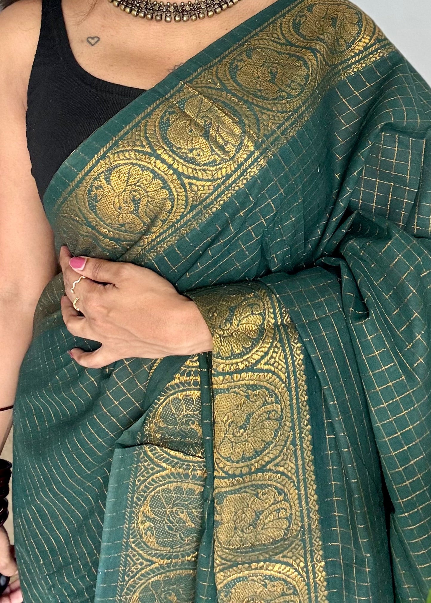 Dark green zari checkered sungudi, kattuchayam dyed madurai cotton - YCCOTNMSAP114
