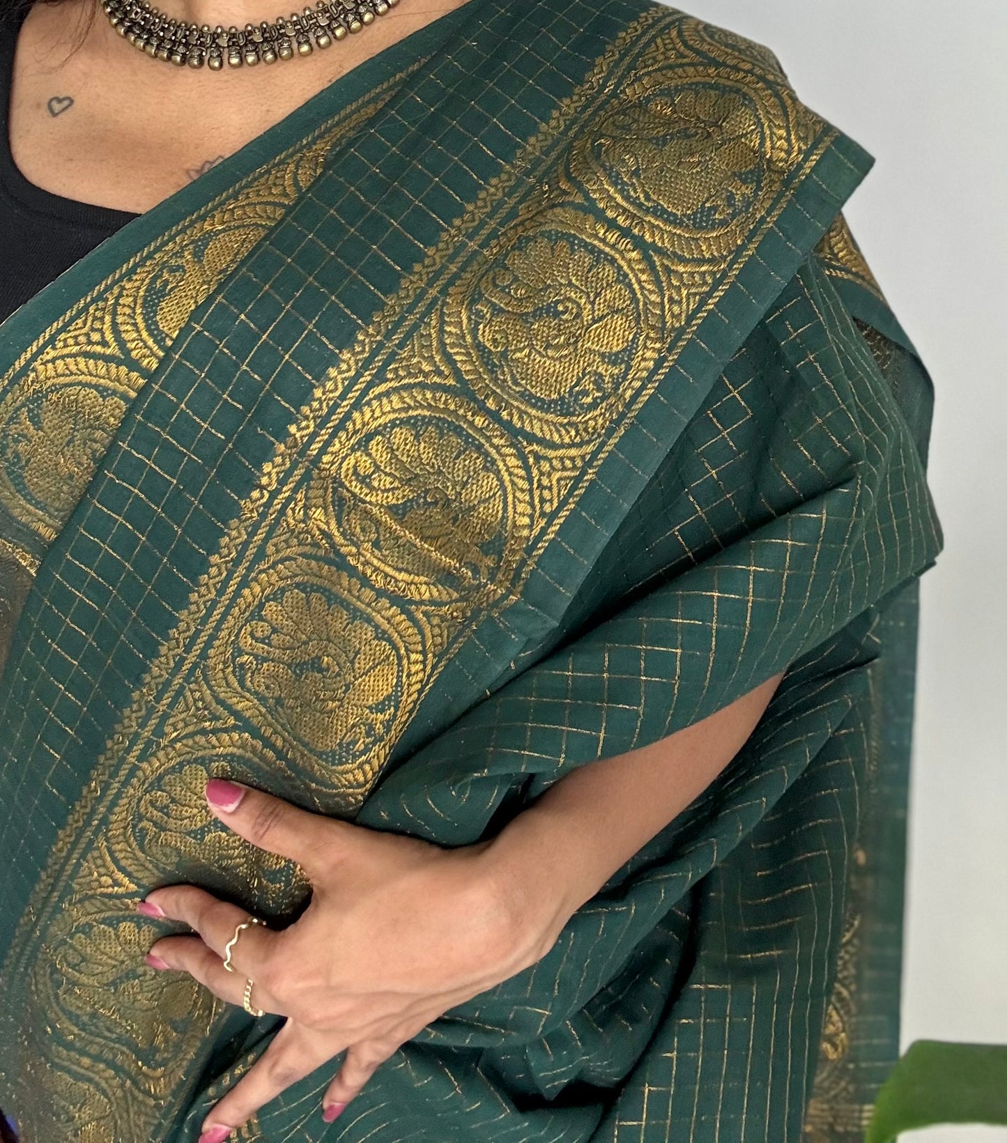 Dark green zari checkered sungudi, kattuchayam dyed madurai cotton - YCCOTNMSAP114