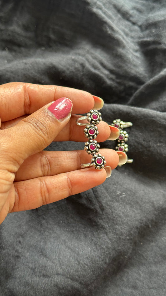 Oxidised silver, ruby stone floral patterned earcuff - YCOSEC710