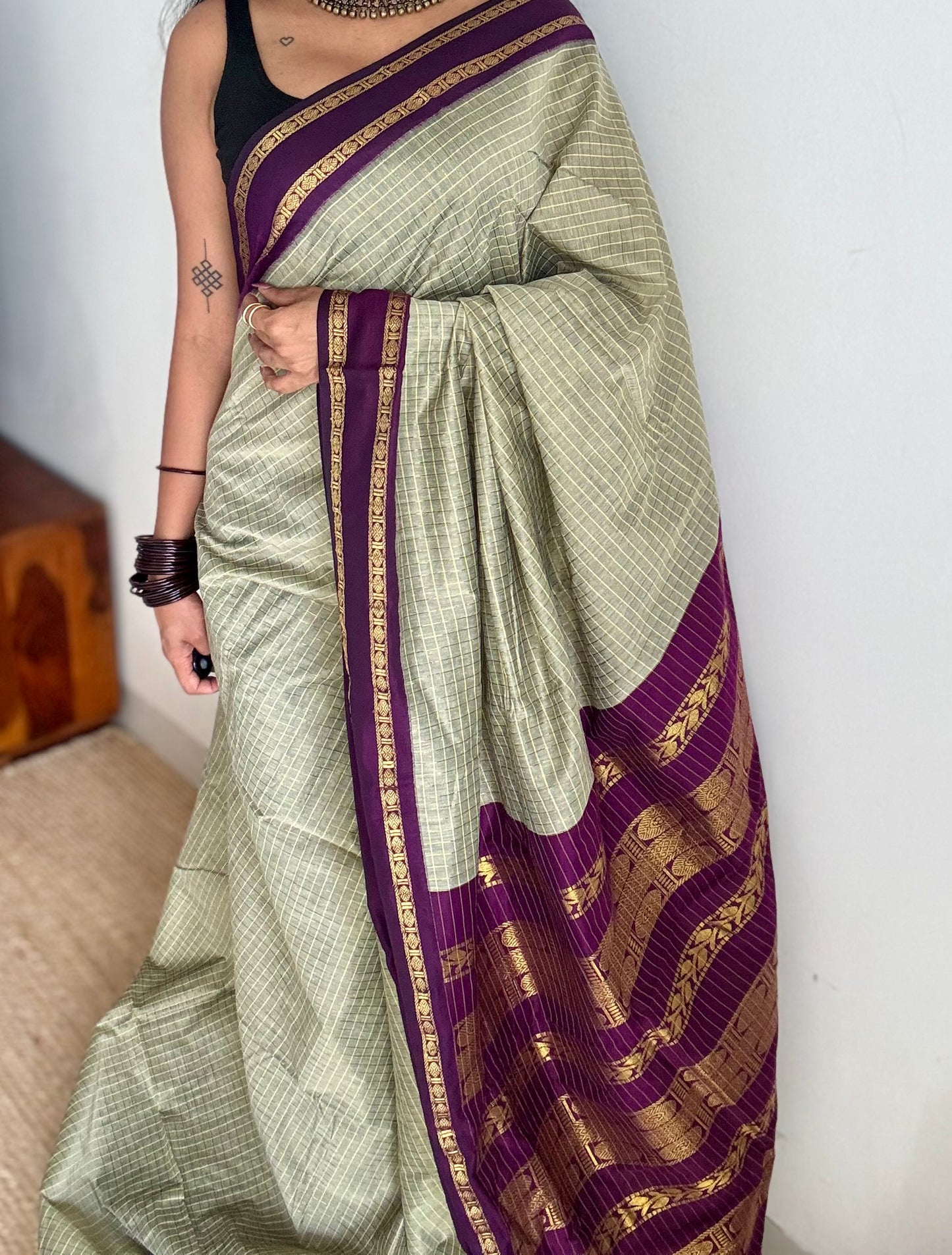 Grey with wine contrast arani checkered saree, cotton silk - YCCOTNAUG11