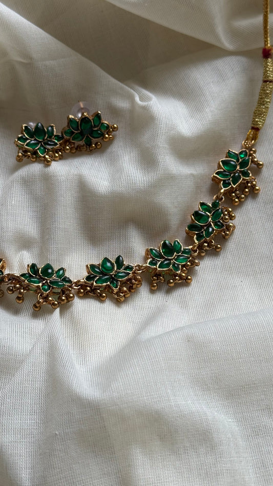 Green lotus and gold bead drops, with earrings - YCAGC129