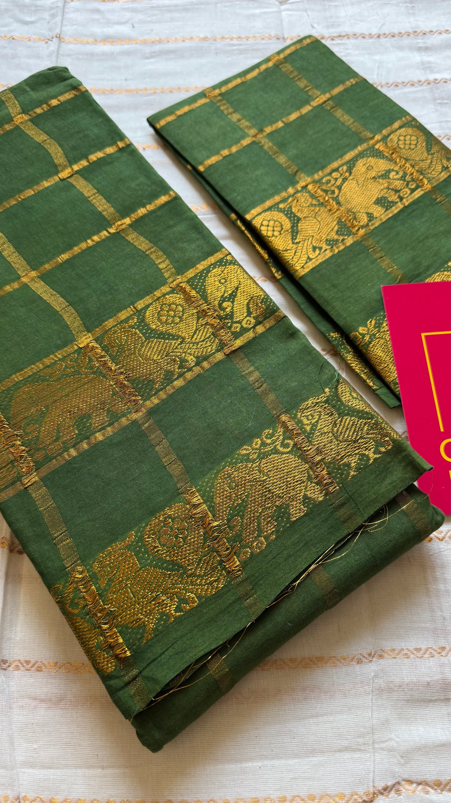 Green kattam with motif double border, kattuchayam dyed madurai cotton saree - YCCOTNMSAP176