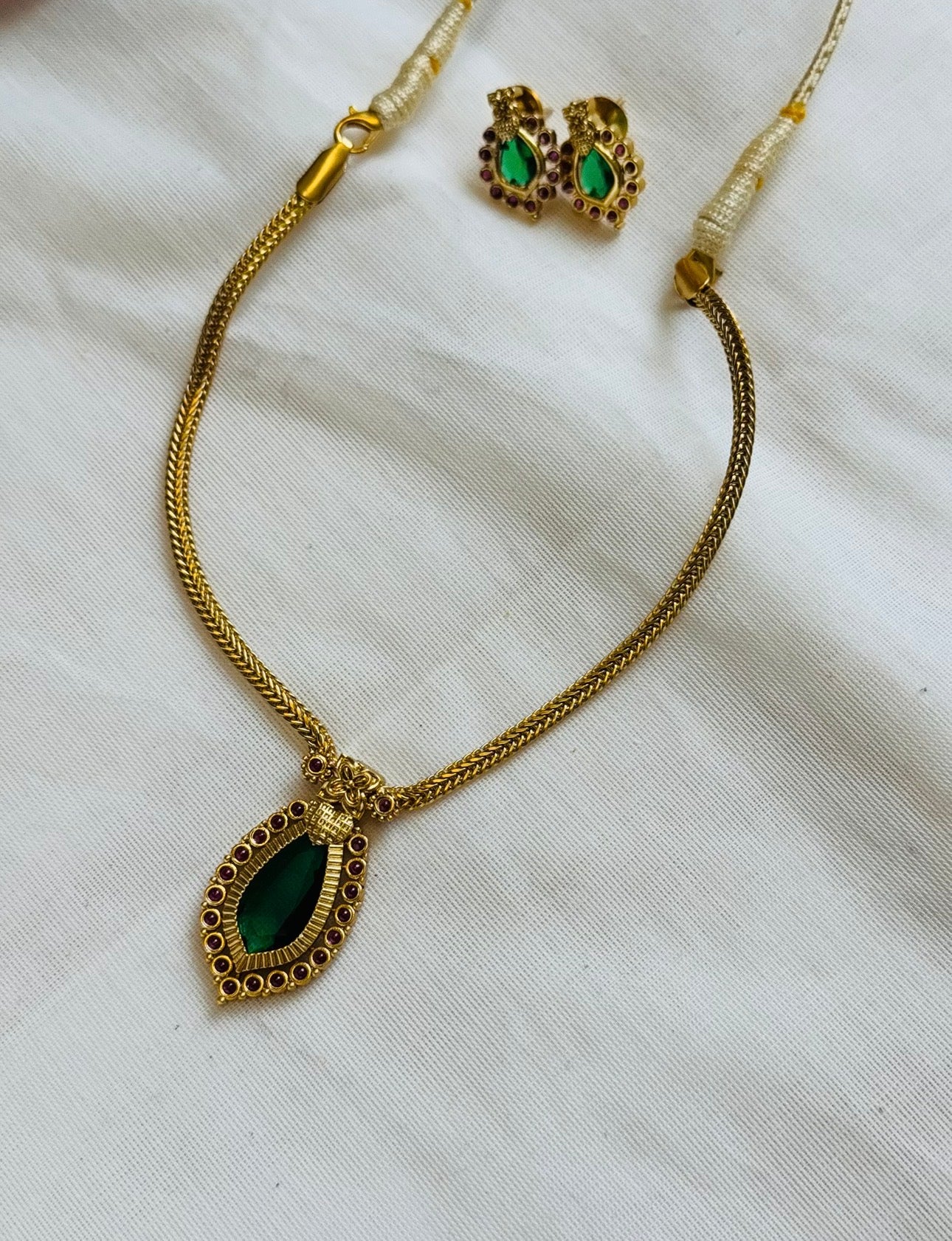 Green nagapadam single pendant neckpiece, with earrings - YCGPNP786