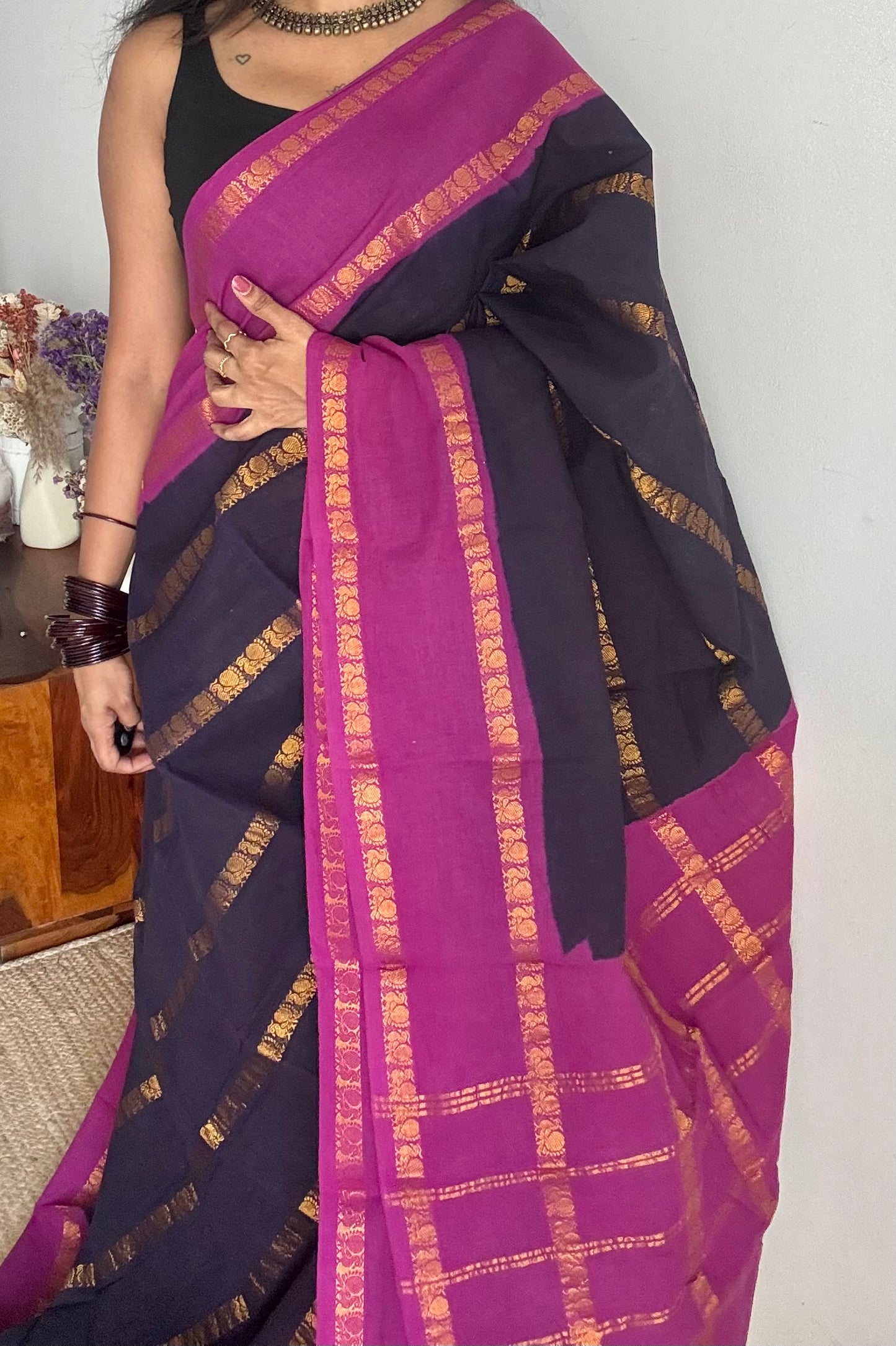 Dark blue with magenta peacock striped sungudi, kattuchayam dyed madurai cotton - YCCOTNMSAP165