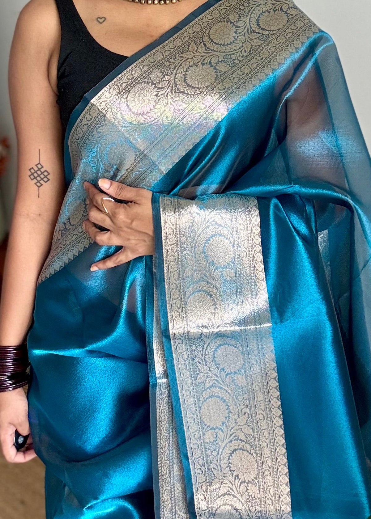 Peacock blue tissue Banarasi saree with zari border - YCBLTOC86