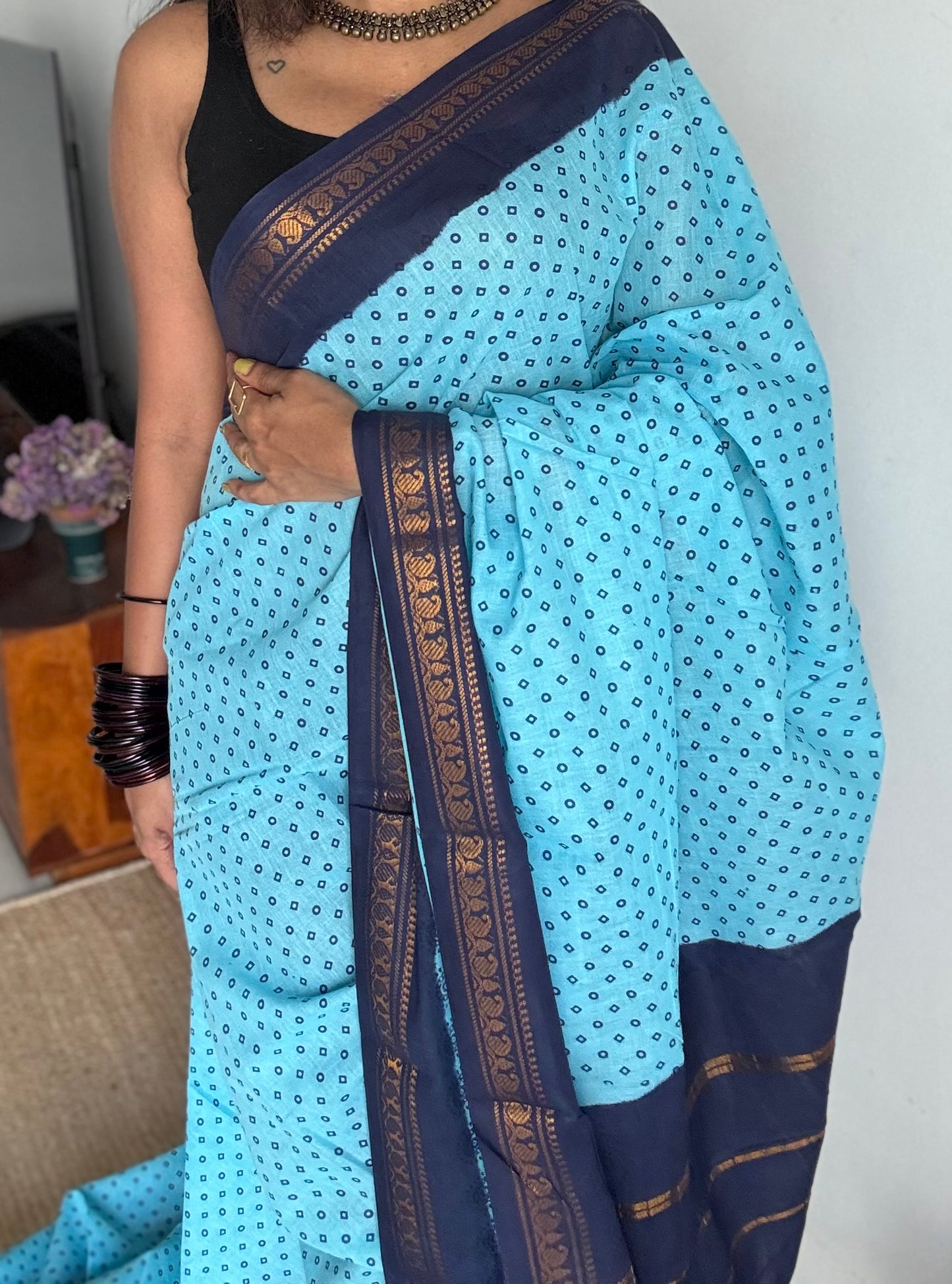 Light blue with dark blue, motif printed, kattuchayam dyed madurai sungudi cotton saree - YCCOTNMSFE76