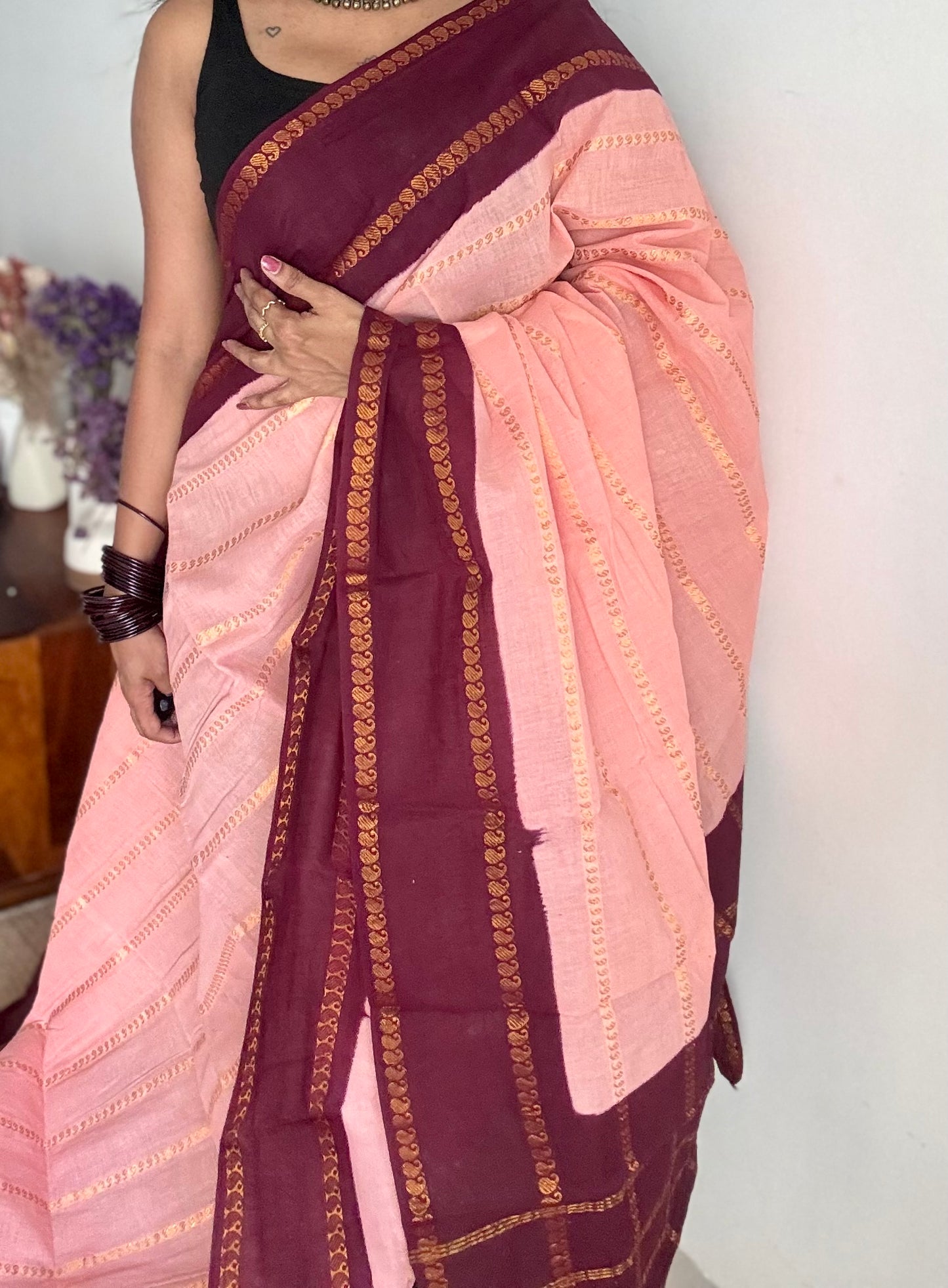 Light peach pink with maroon paisley velthaari sungudi, kattuchayam dyed madurai cotton - YCCOTNMSAP164