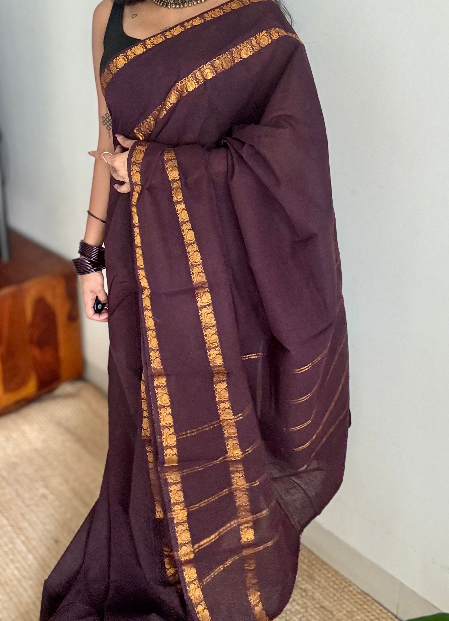 Vaiga : Brown rettaipettu peacock double bordered, kattuchayam dyed madurai cotton saree  - YCCOTNMSJUL04