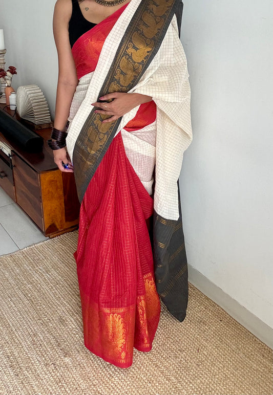 Ivory and red border with chilli red, sungudi cotton half-half saree - YCCOTNIDMA295