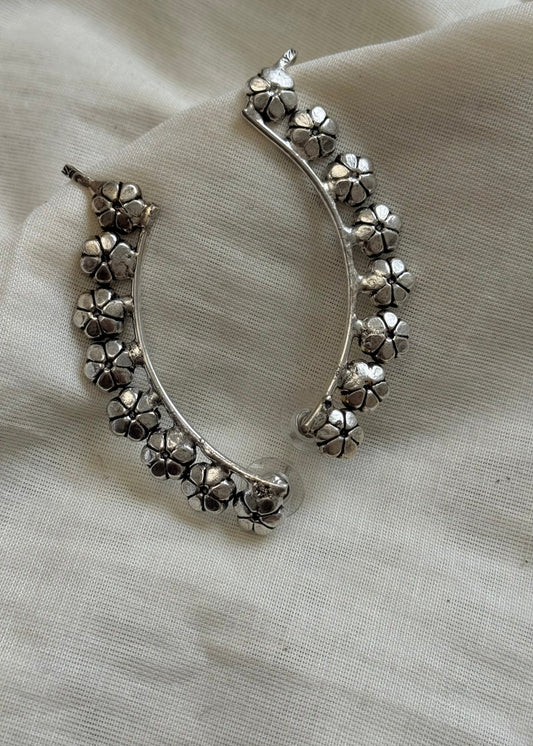 Oxidised silver, floral patterned earcuff - YCOSEEC303