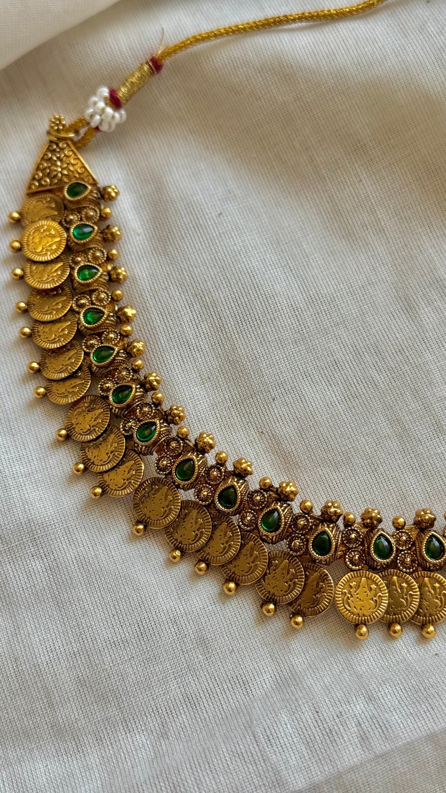 Coin with green stones in drop shape, neckpiece with earrings - YCGPNP670