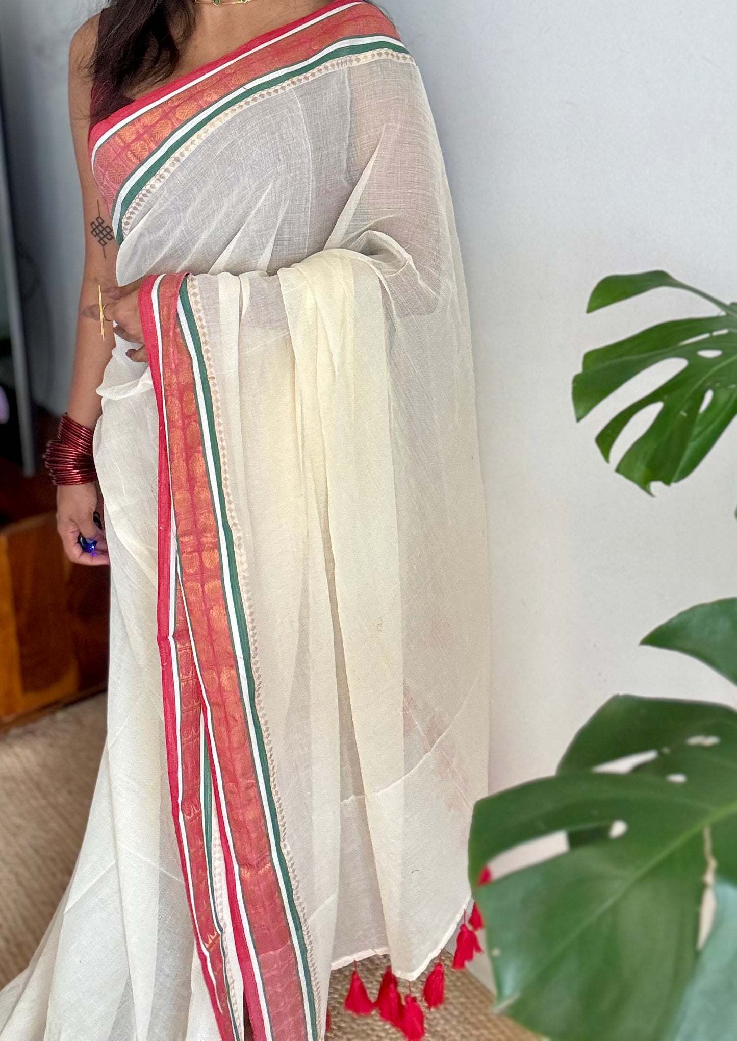 Ivory mul saree, muted red and green kanchi border  - YCIEON24
