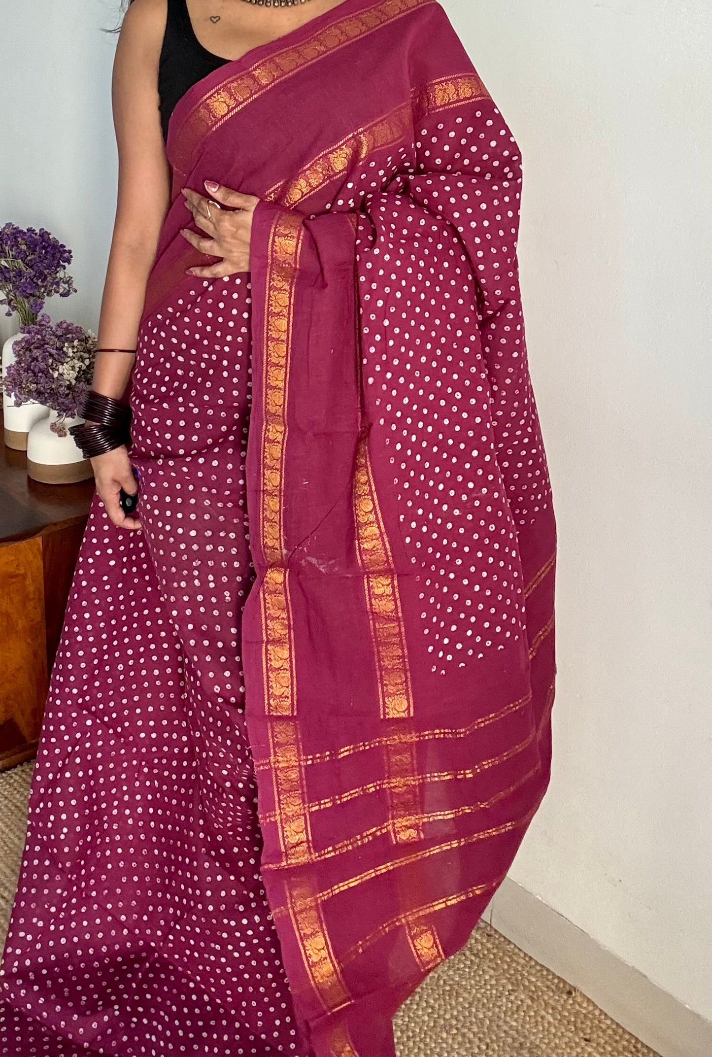 Raspberry maroon wax dot printed sungudi, kattuchayam dyed madurai cotton saree  - YCCOTNMA260