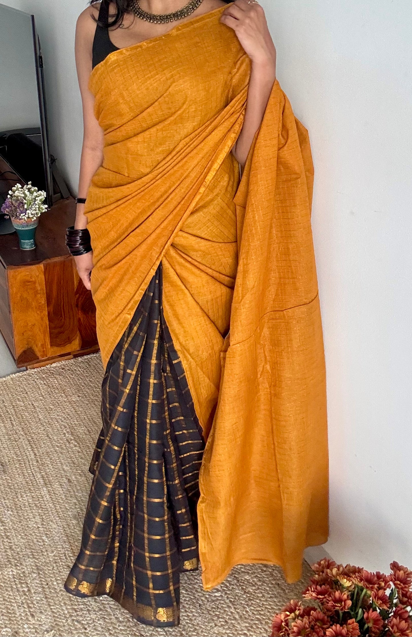 Minmini (மின்மினி) : yellow with black, sungudi cotton - YCENOID07