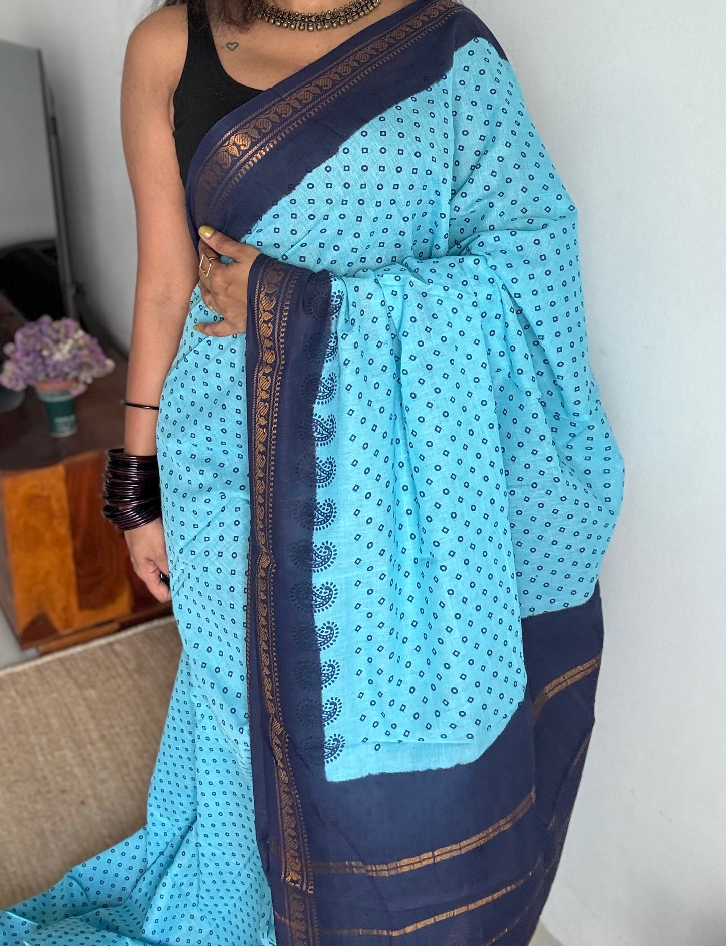 Light blue with dark blue, motif printed, kattuchayam dyed madurai sungudi cotton saree - YCCOTNMSFE76