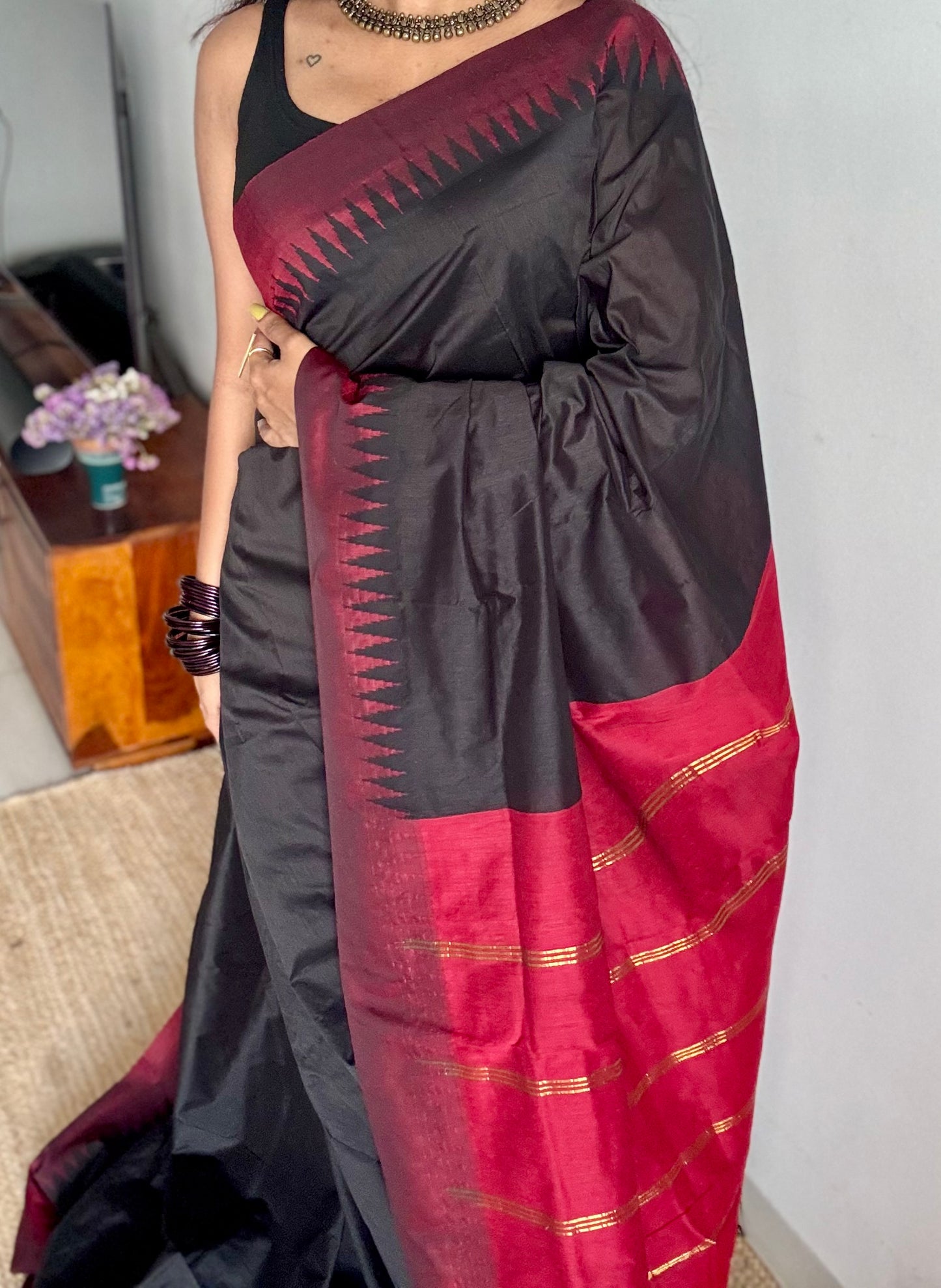 Black with maroon temple border, cotton silk - YCCOTNCSDE95