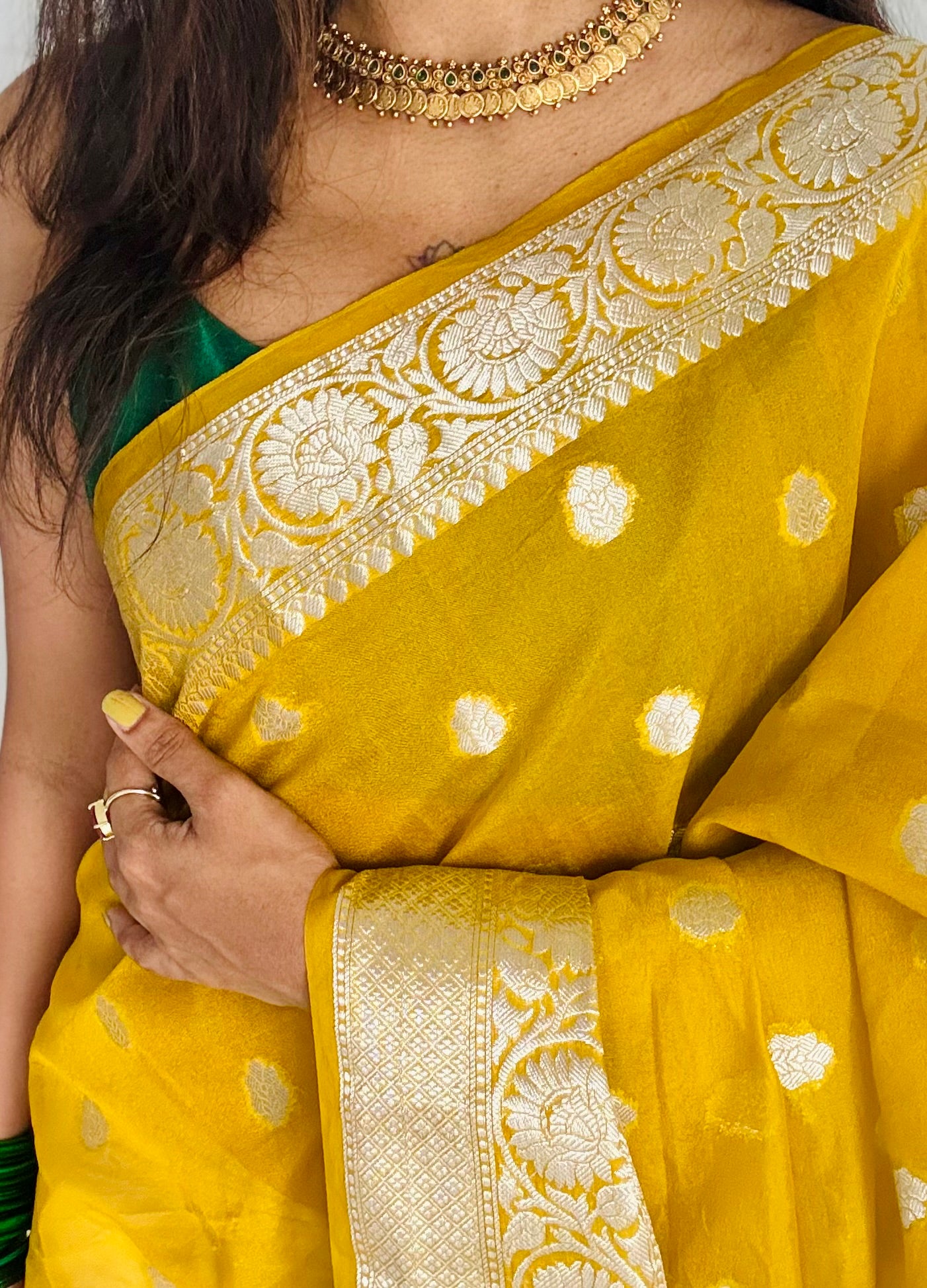 Coin with green stones in drop shape, neckpiece with earrings - YCGPNP670