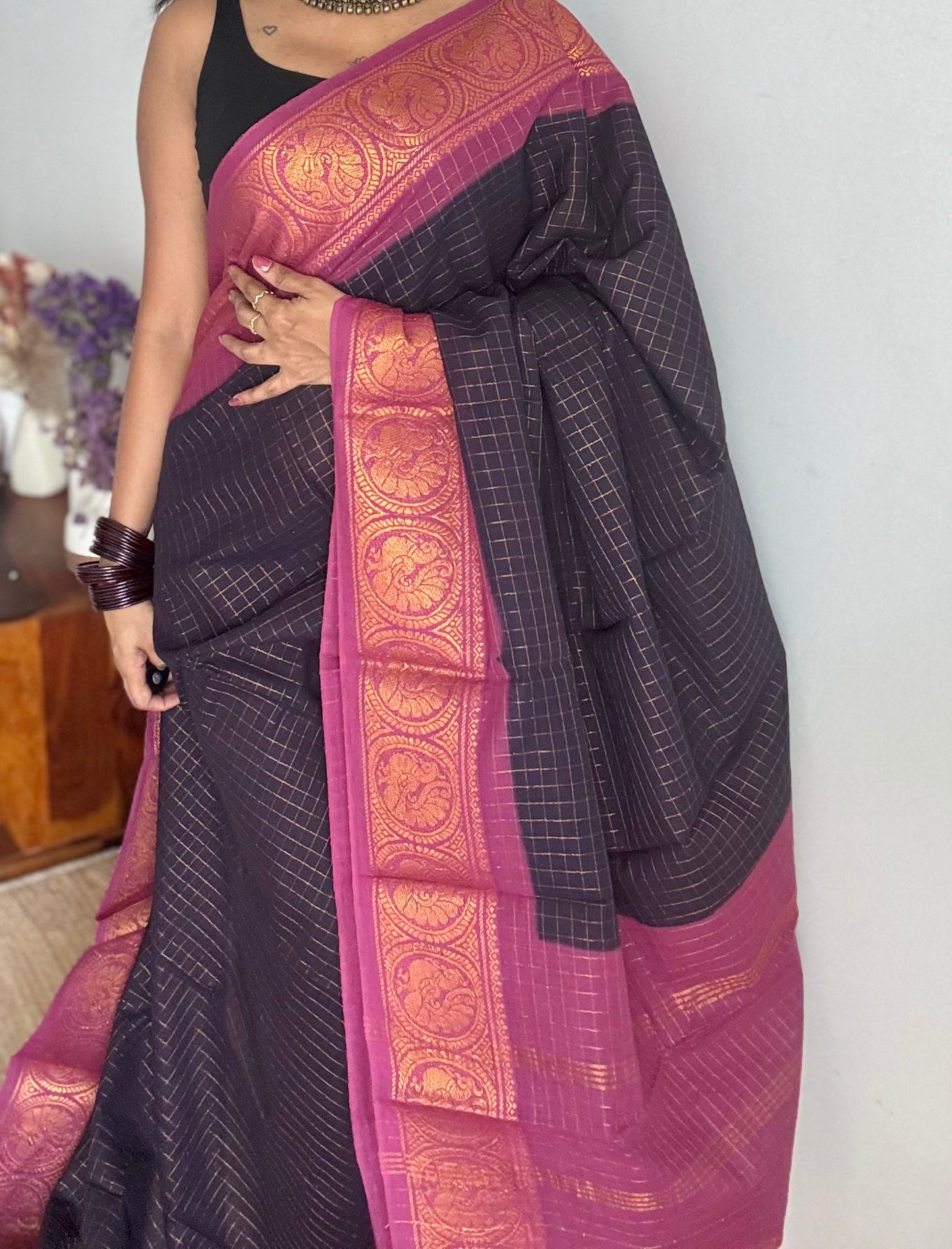 Dark blue with mauve pink contrast zari checkered sungudi, kattuchayam dyed madurai cotton - YCCOTNMSAP93