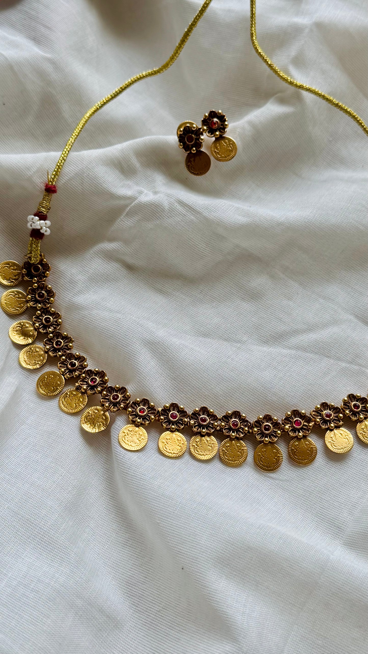 Floral coin neckpiece with earrings - YCGPNP731