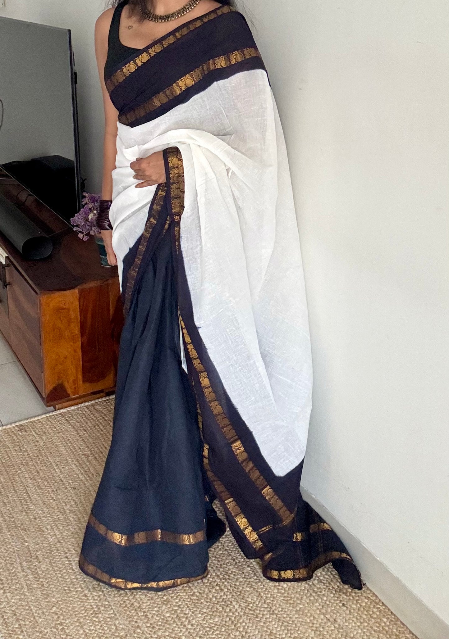 White with black, sungudi cotton half-half saree - YCCOTNMSFE368