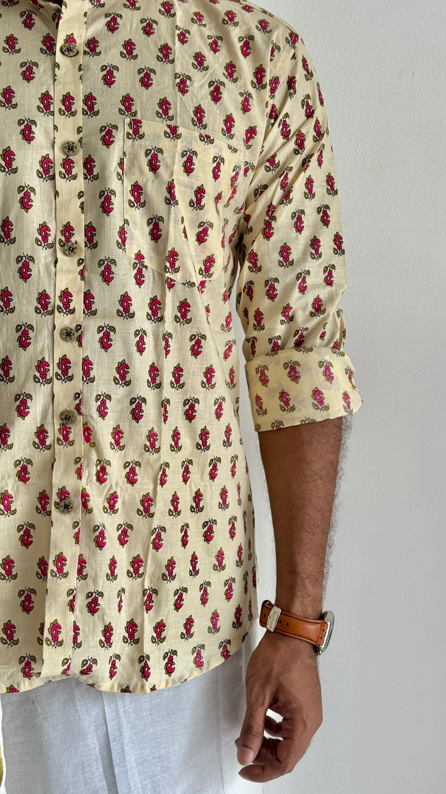 Ivory & Dark Pink Paisley Motif Block Printed Cotton Men's Full Sleeve Collared Shirt - YCMSEIE198