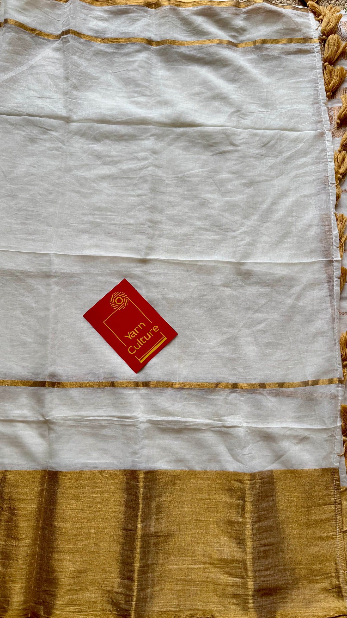 Ivory mul saree, wide gold zari border - YCIEON39