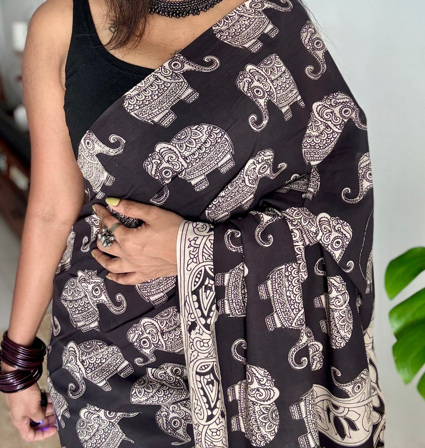 Black kalamkari saree, elephant motifs, soft cotton - YCWOTDMA349