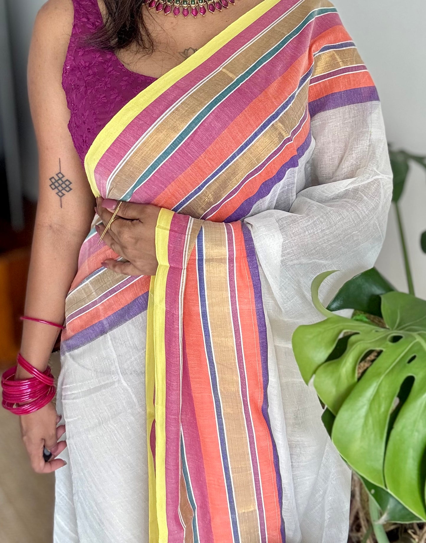 Ivory mul saree, multicoloured border - YCIEON34