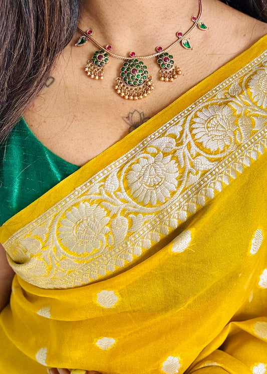 Green kemp pendant neckpiece with earrings - YCGPNP643