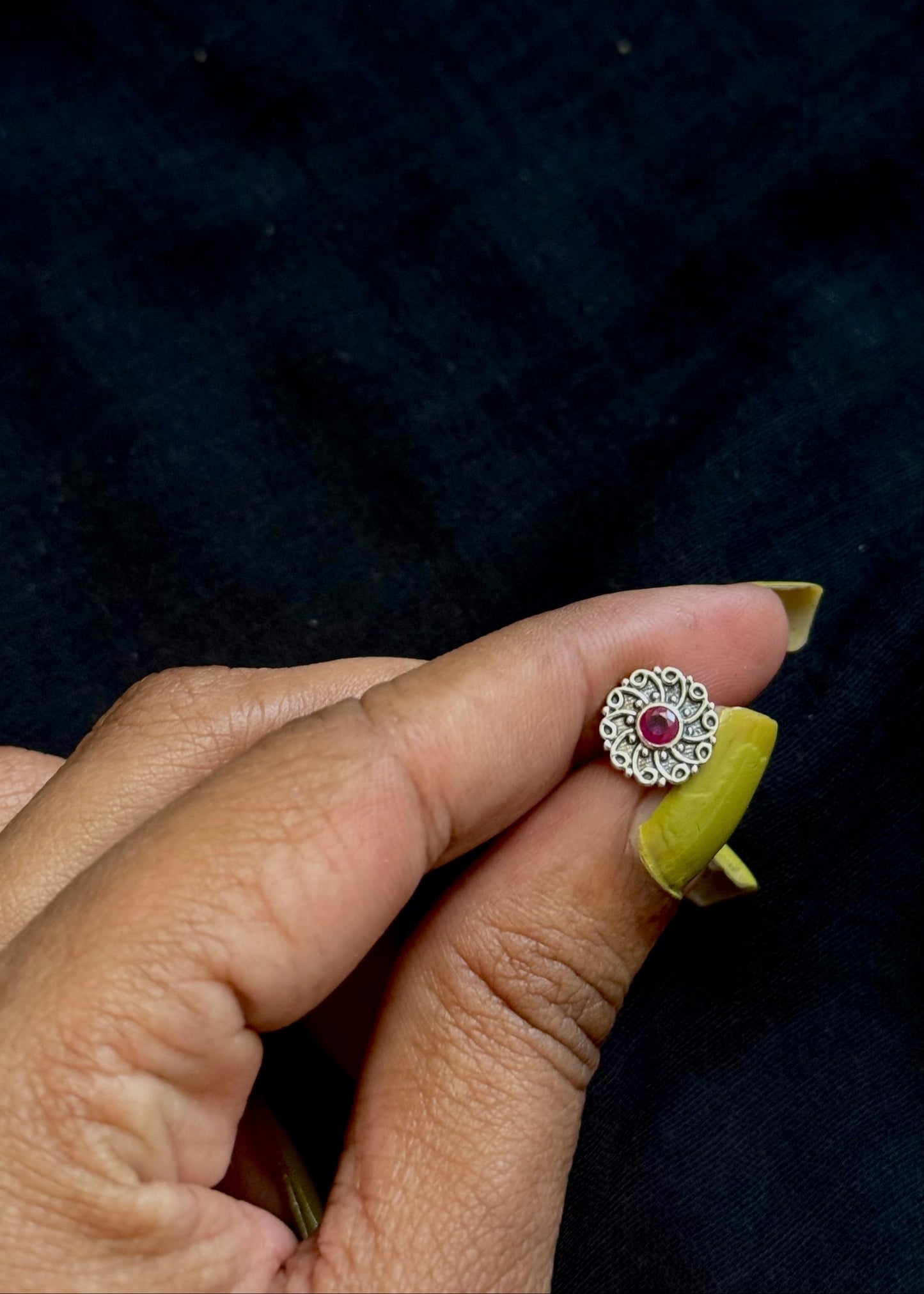 Floral round nose pin, red stone in pure silver - YCNPP16