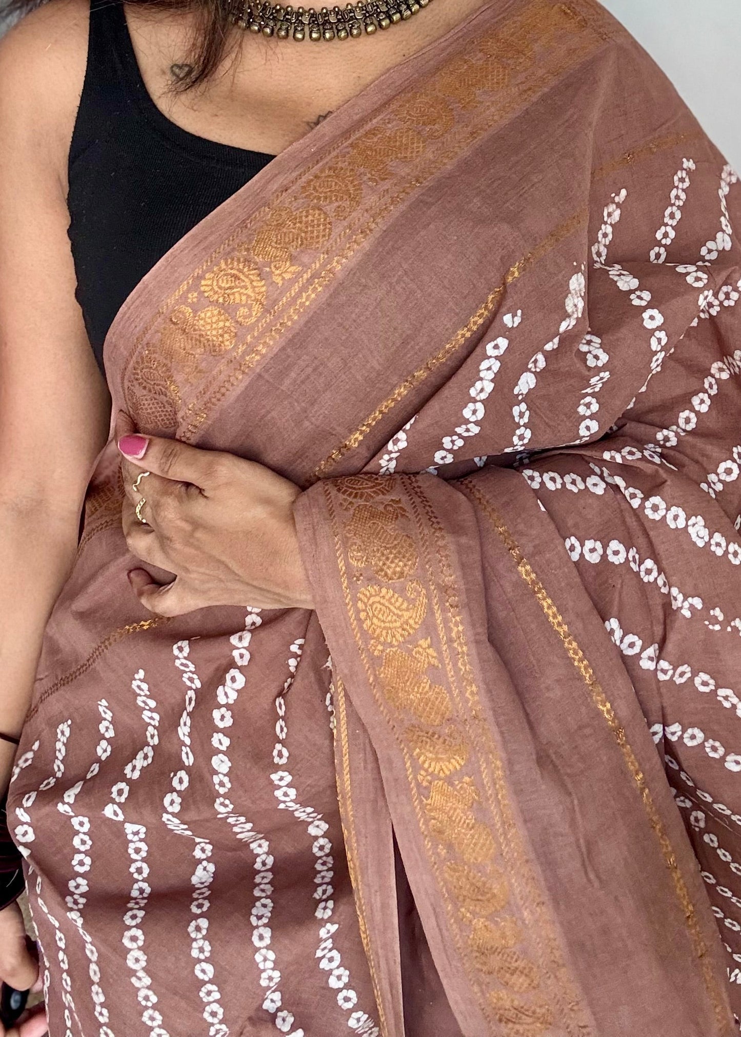 Earthy brown, wax dot printed sungudi, kattuchayam dyed madurai cotton - YCCOTNMSAP158
