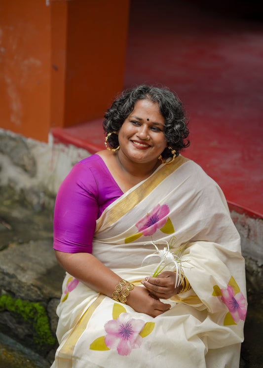 Deepa : Ivory and gold, with purple hibiscus flowers, Kerala cotton - YCONKCE131