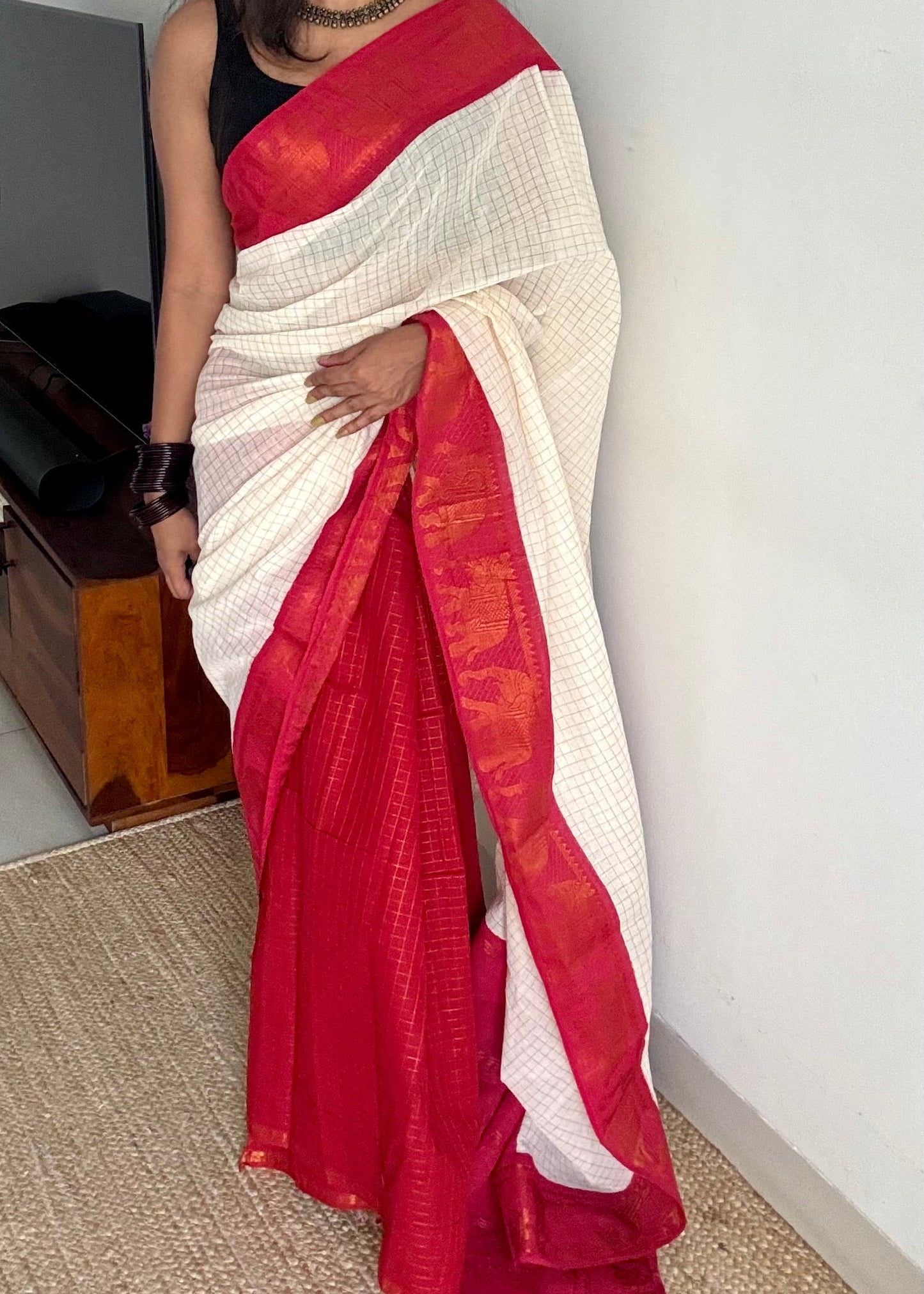 Ivory with red, sungudi cotton half-half saree - YCCOTNMSFE353