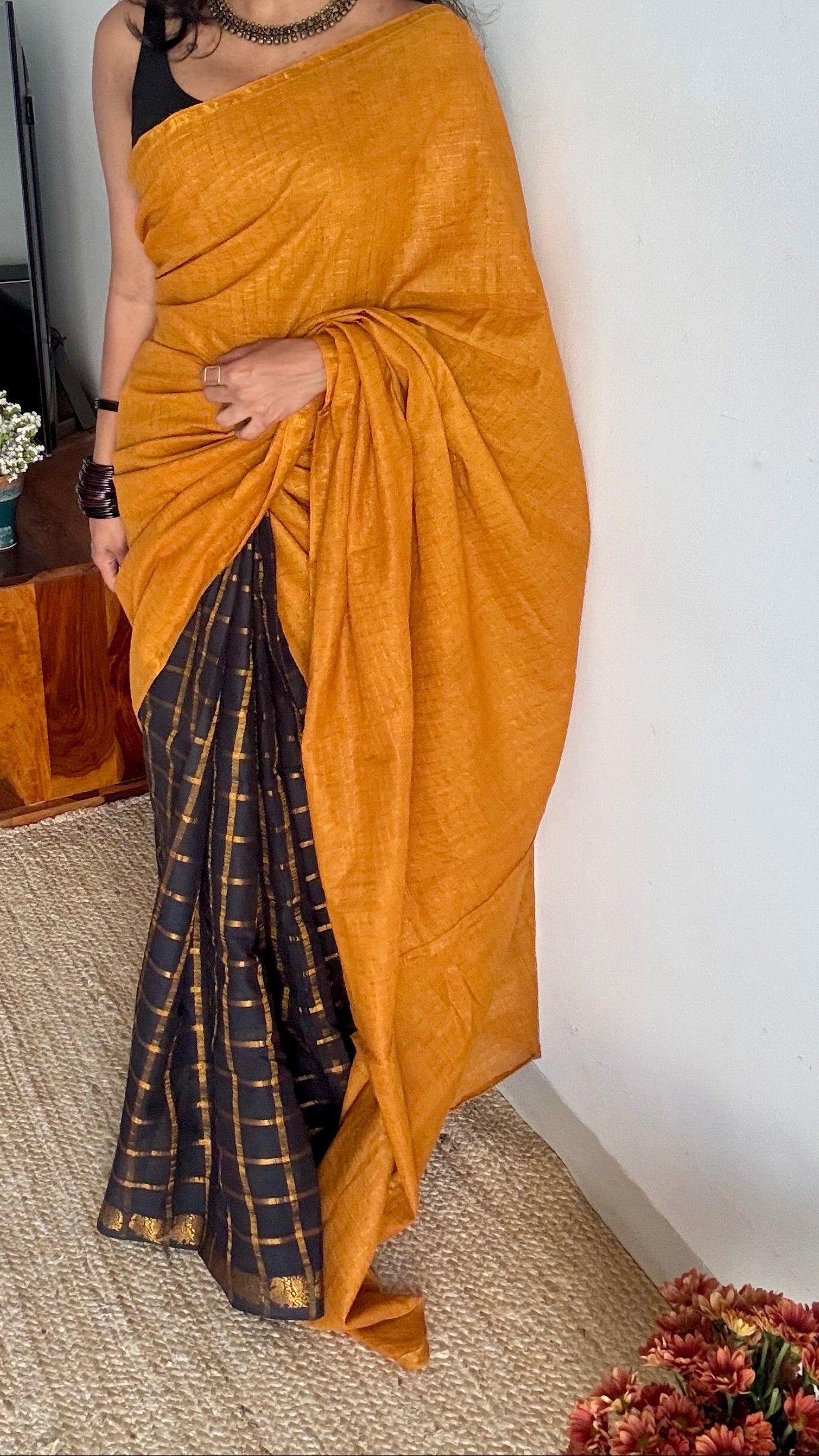 Minmini (மின்மினி) : yellow with black, sungudi cotton - YCENOID07