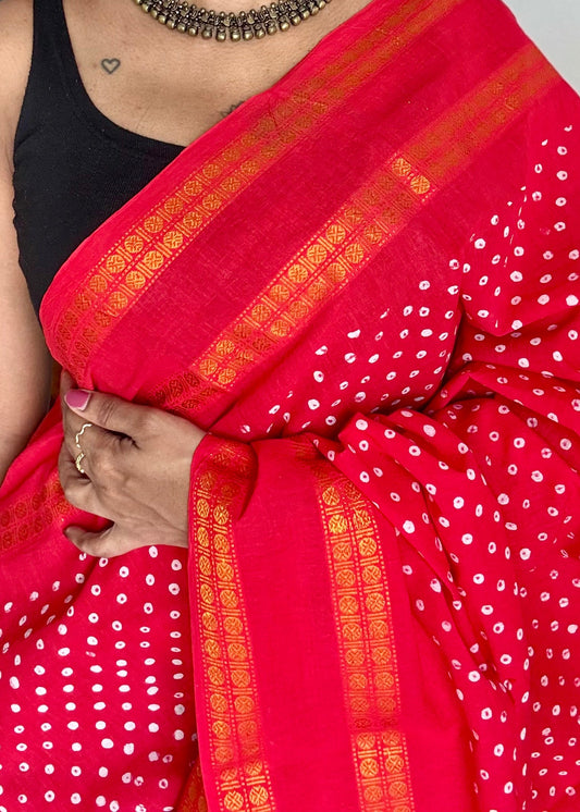 Chilli red, wax dot printed sungudi, kattuchayam dyed madurai cotton - YCCOTNMSAP155