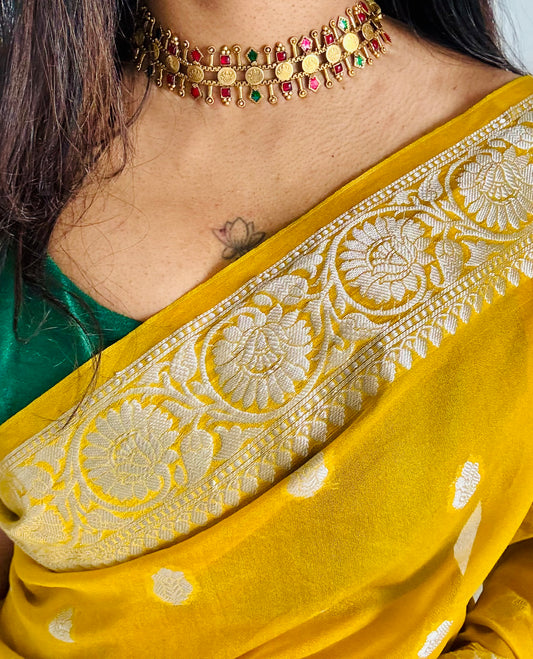 Coin and multicoloured stone neckpiece with earrings - YCGPNP637