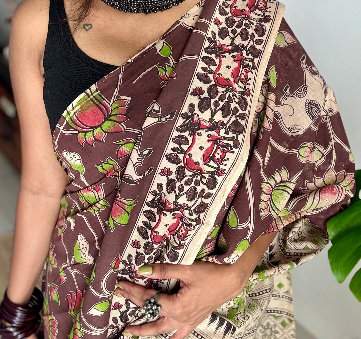 Brown kalamkari saree, multicoloured floral vines, soft cotton - YCWOTDMA344