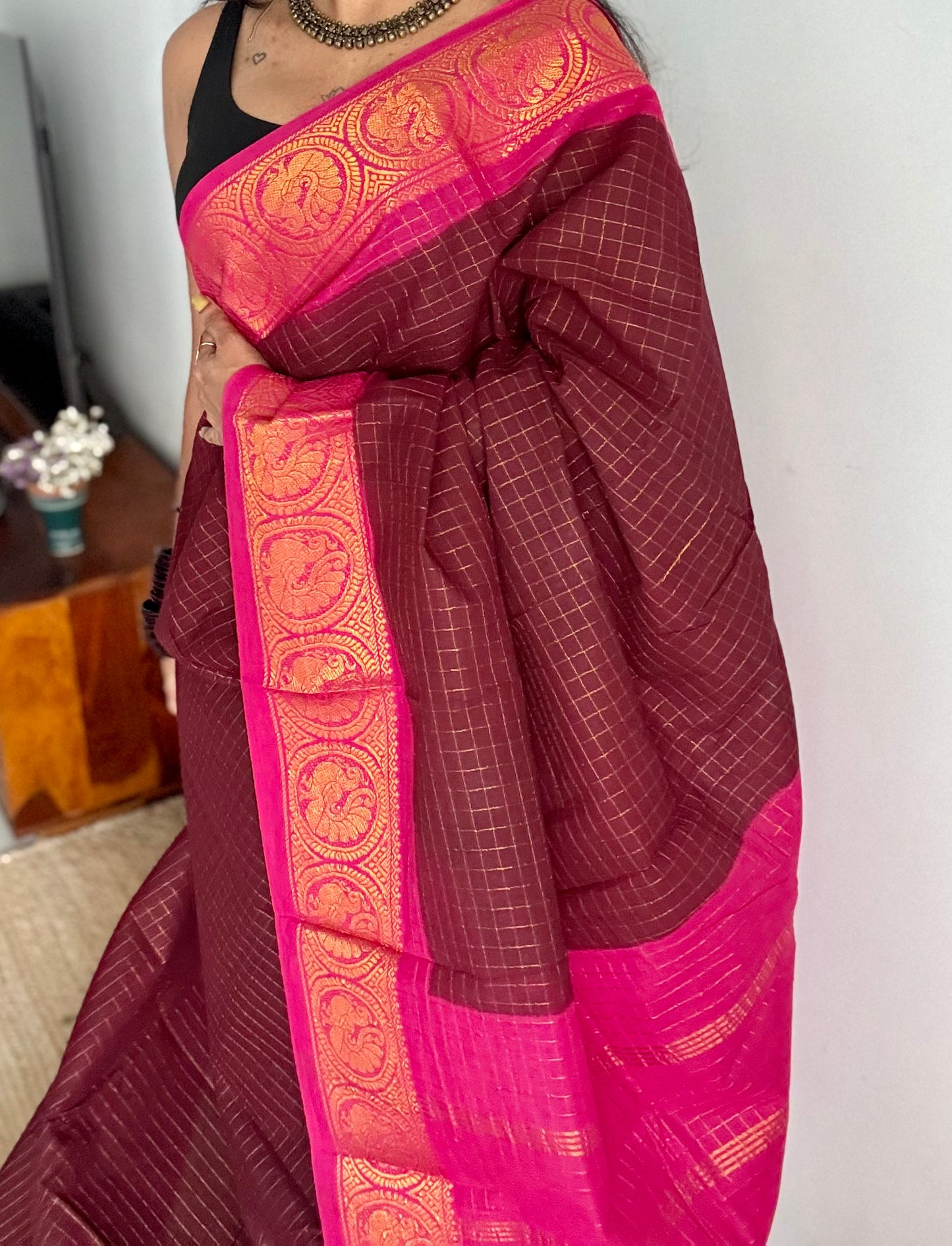 Dark maroon with hot pink checkered sungudi, madurai cotton - YCCOTNSUDE41