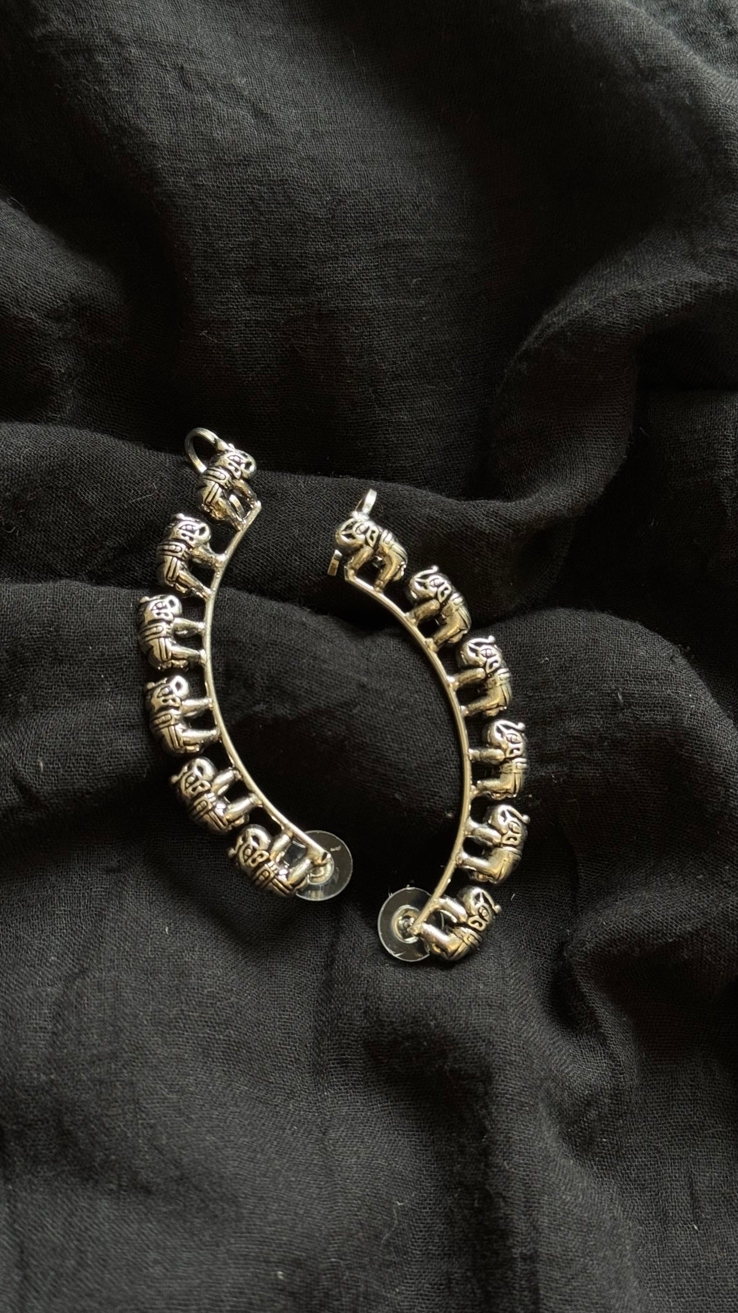 Oxidised silver, elephant earcuff - YCOSEC503