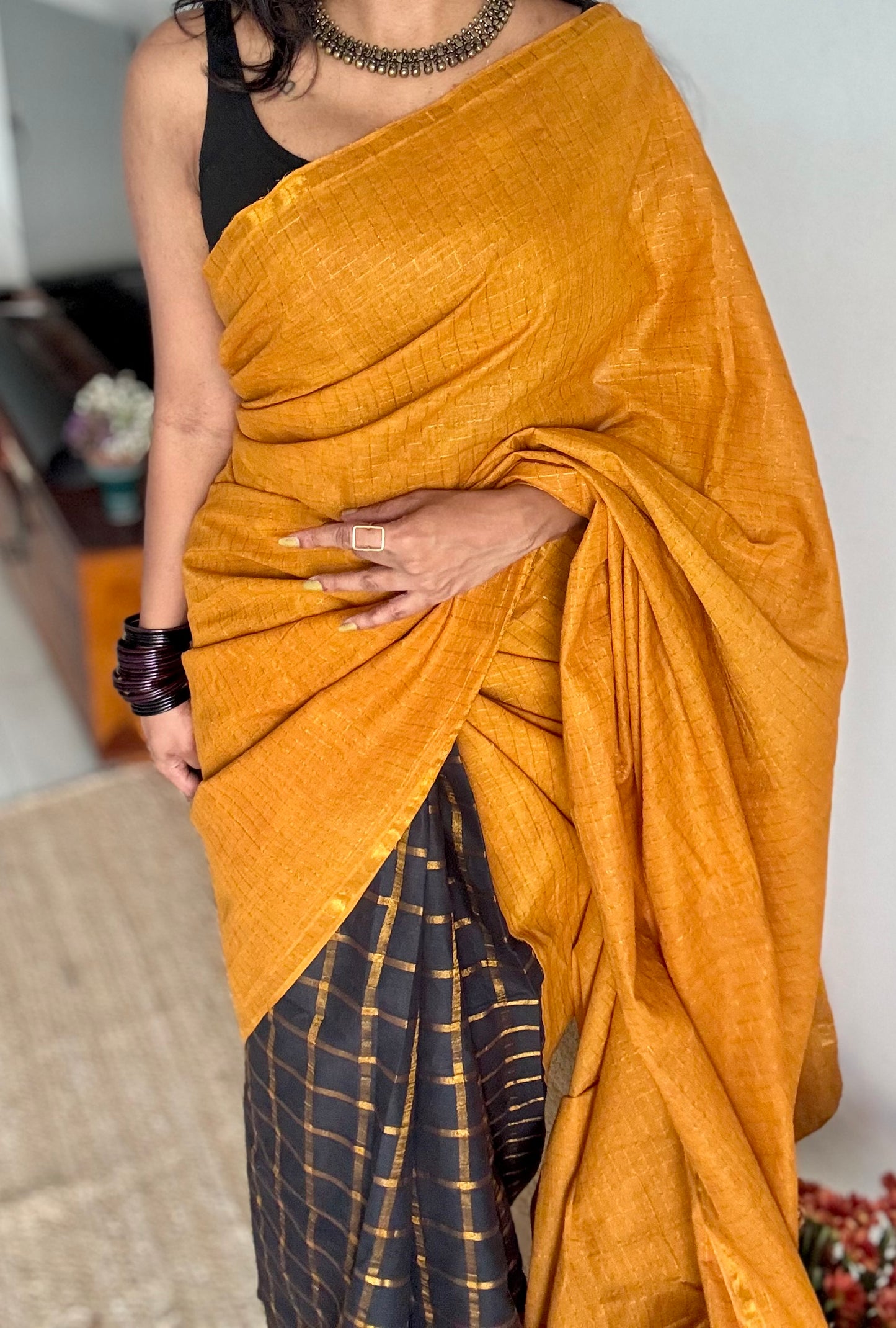 Minmini (மின்மினி) : yellow with black, sungudi cotton - YCENOID07