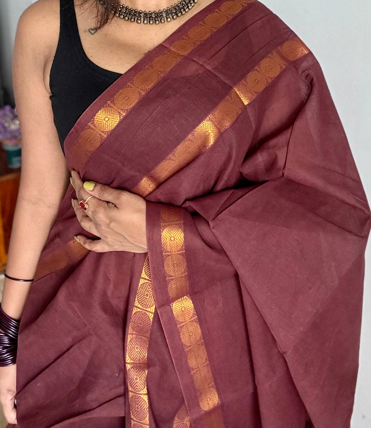 Brown with round motif gap border, kattuchayam dyed madurai cotton saree - YCCOTNMSFE114