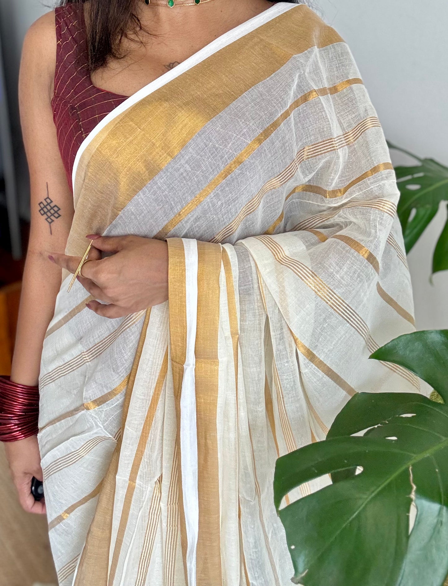 Ivory mul saree, gold stripes - YCIEON01