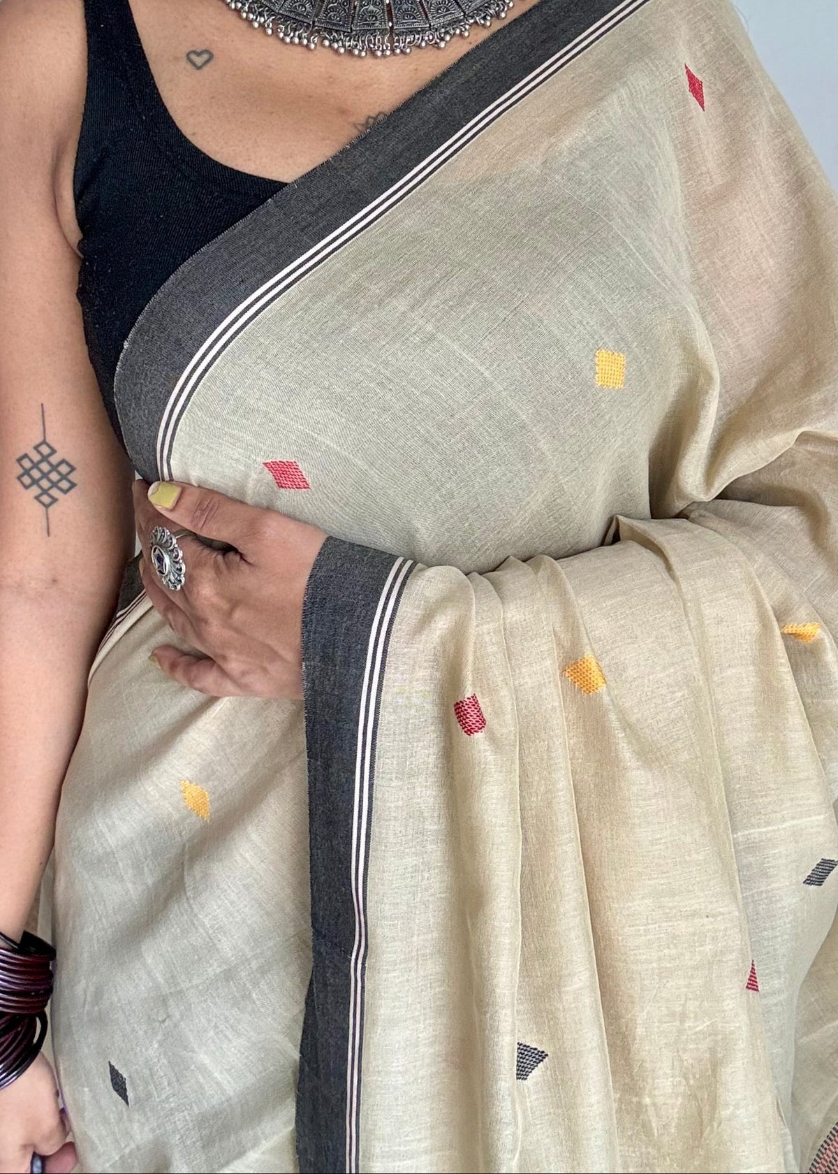 Handloom Bengal soft cotton saree, beige with woven buttas and black borders - YCBCMCSE39