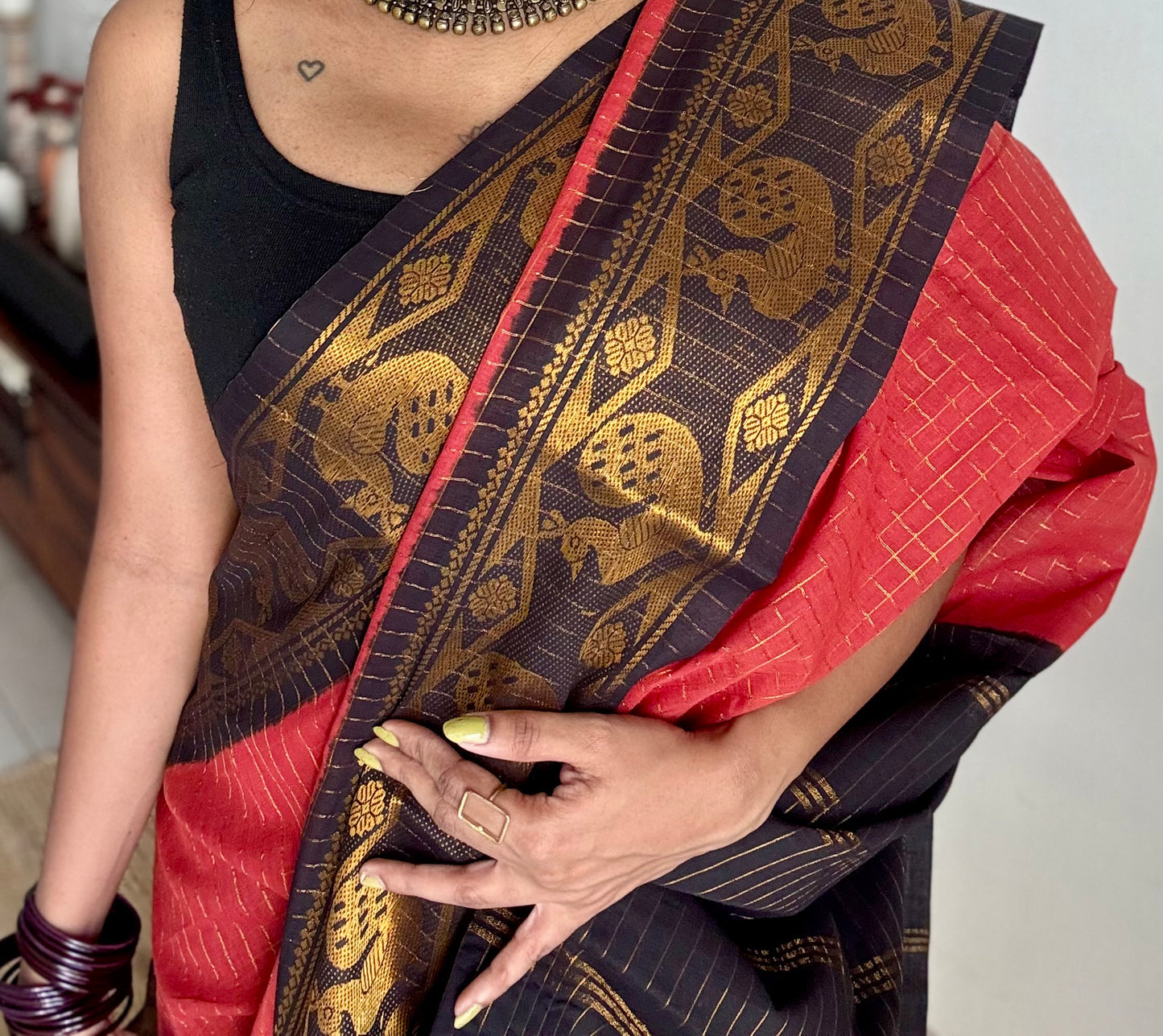 Red with black contrast zari checkered sungudi, kattuchayam dyed madurai cotton - YCCOTNJUCC16