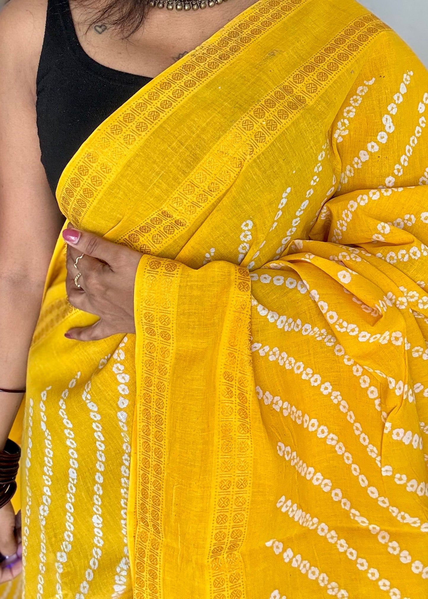 Yellow, wax dot printed sungudi, kattuchayam dyed madurai cotton - YCCOTNMSAP146