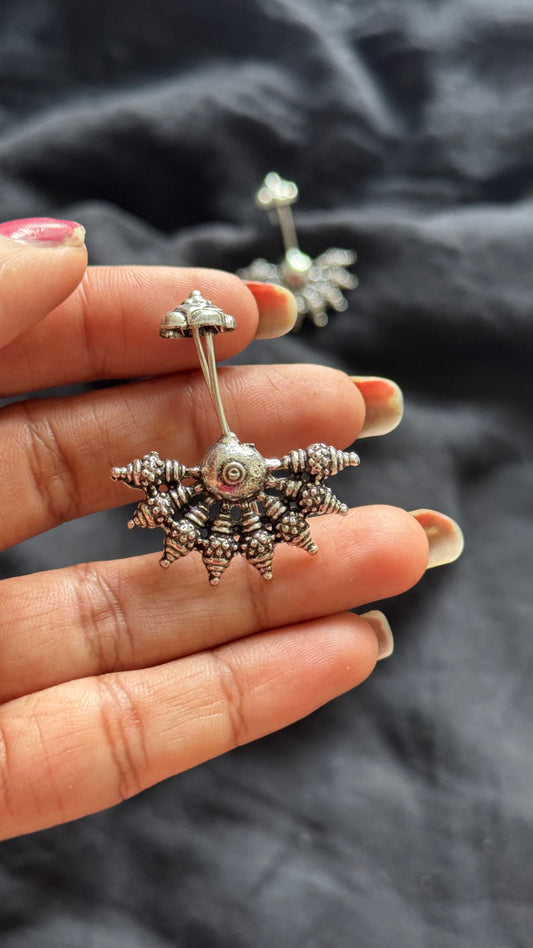 Bugadi clip-on (non pierced), oxidised silver - YCOSBU714