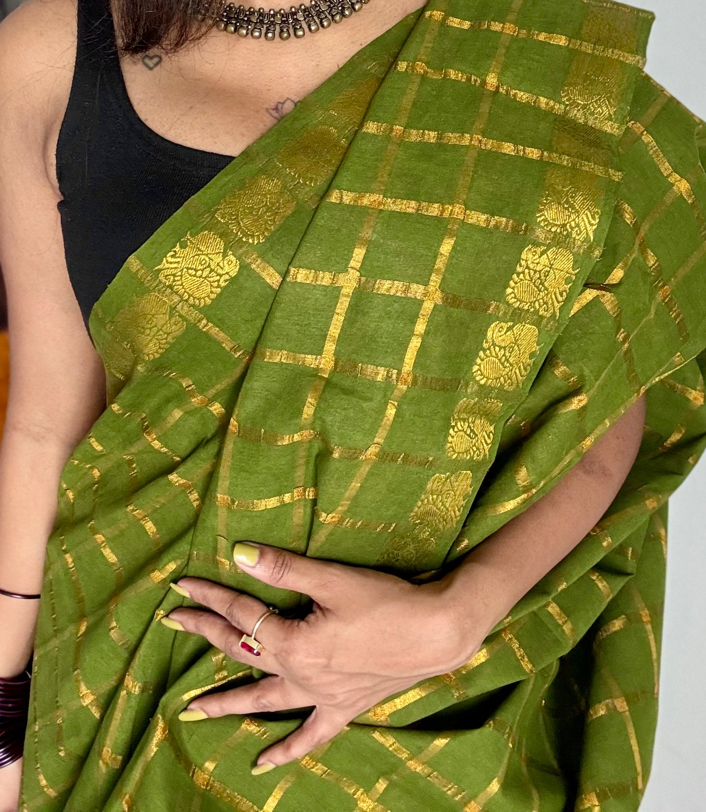 Olive green pavithra kattam kattuchayam dyed madurai cotton saree - YCCOTNMSFE138