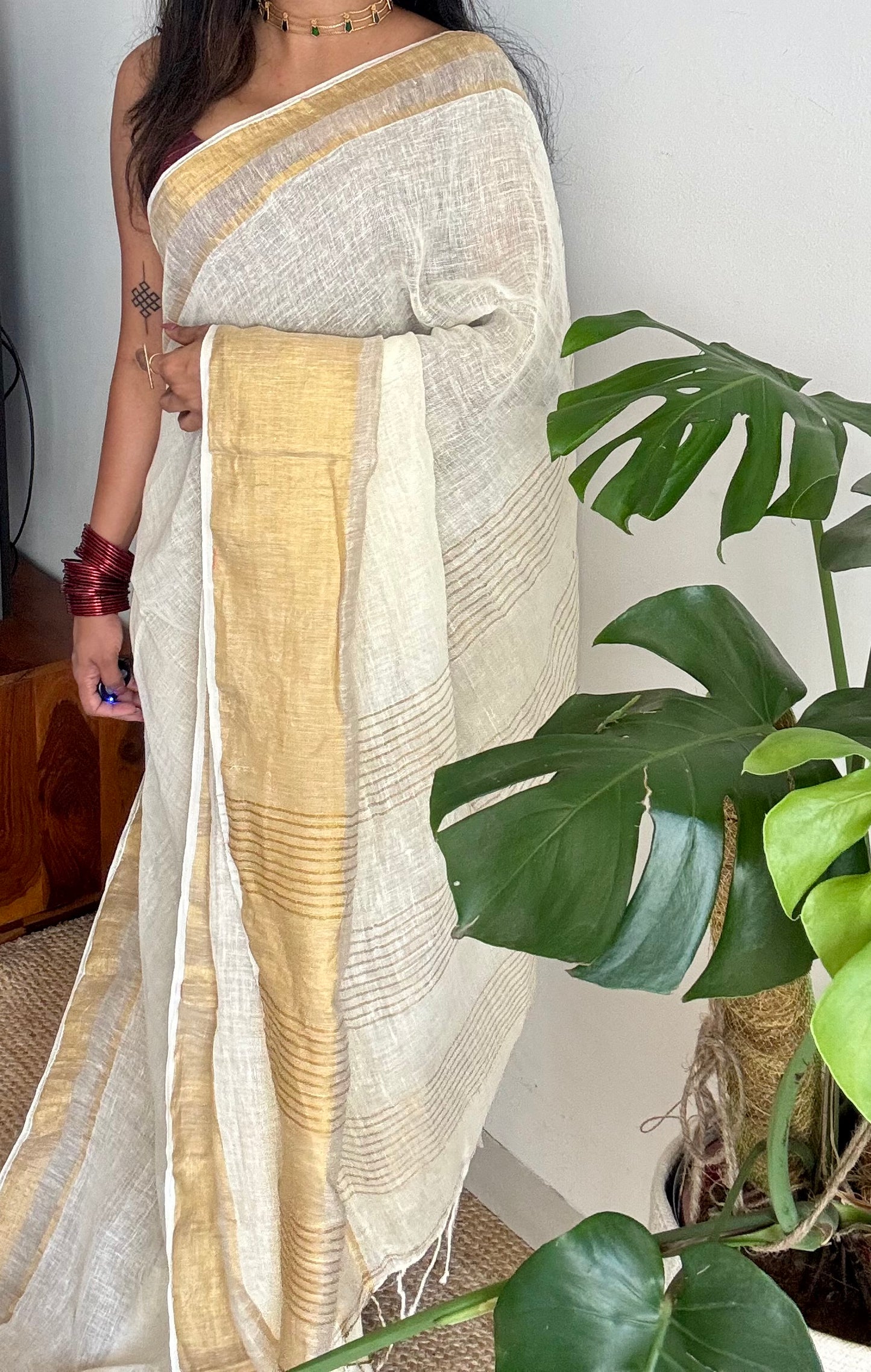 Pure ivory linen, gold and silver zari border - YCIEON27