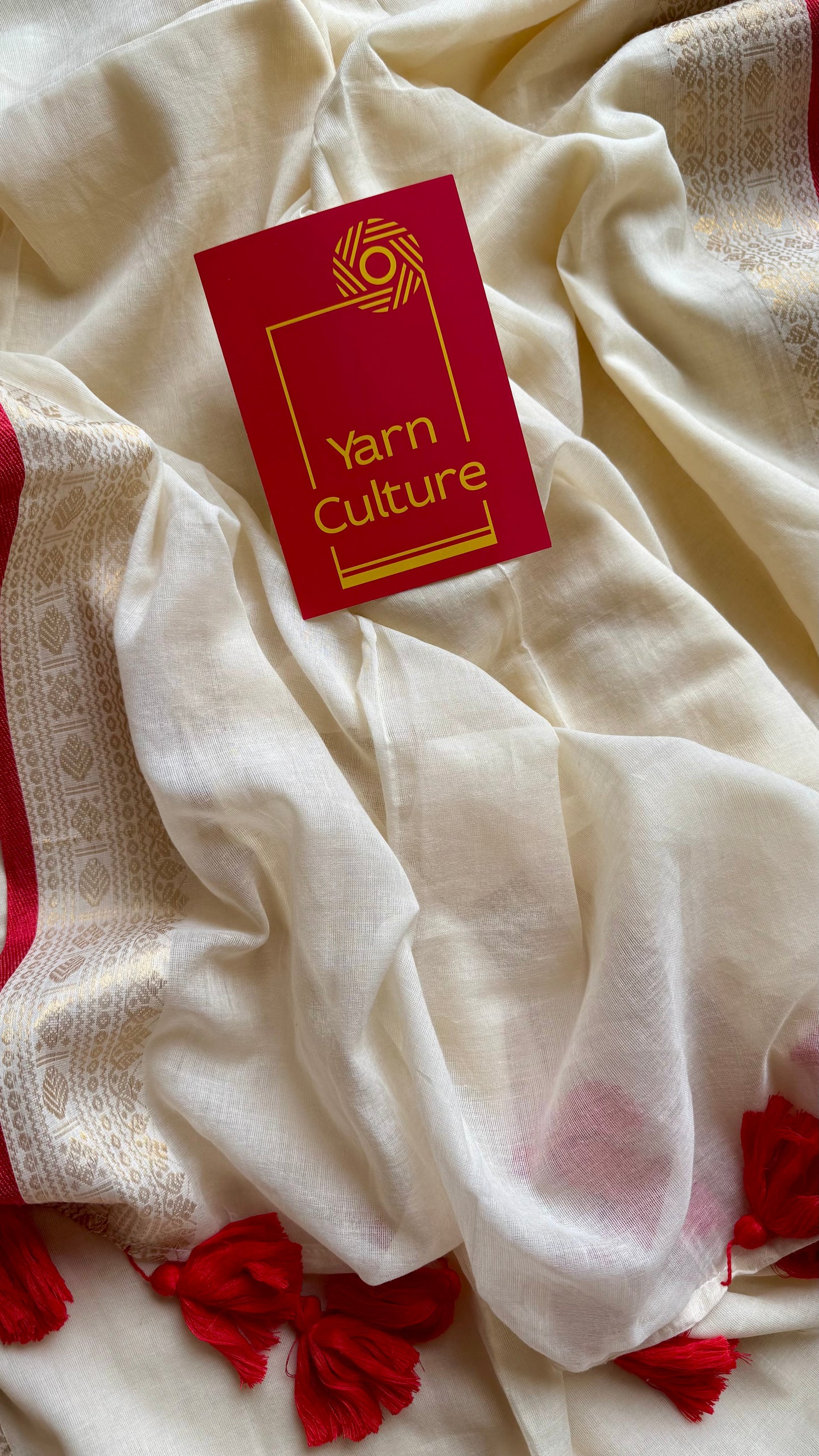 Ivory mul saree, red and gold border - YCIEON18