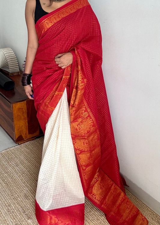 Chilli red with ivory and red border, sungudi cotton half-half saree - YCCOTNIDMA294